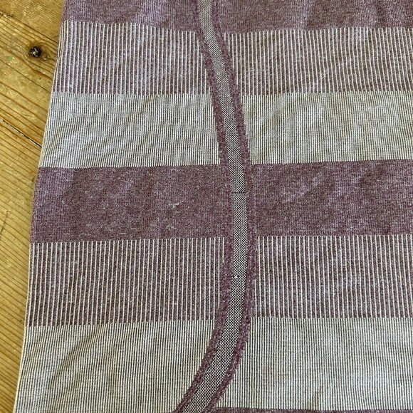 Lululemon Size 6 Purple White Striped Short Sleeve Swiftly Tech Tee Athletic - Picture 3 of 10